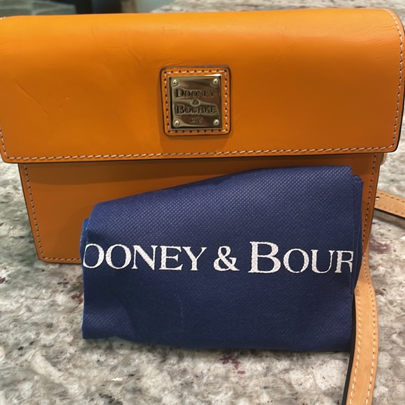 Authentic Dooney & Bourke Handbag - Picture 7 of 12